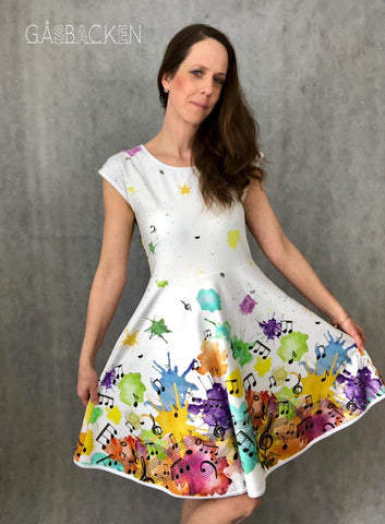 PDF-mønster/pattern: Hel/halvcirkelklänning & peplum (twirl dress) adult size 34-54 (US 4-24)
