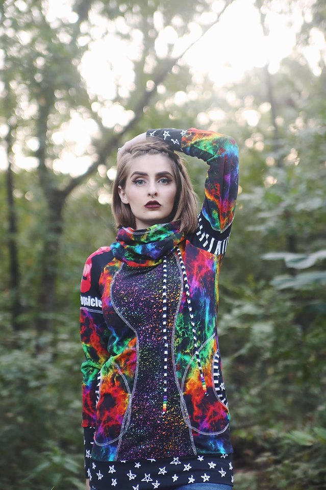 PDF-mønster/pattern: Raglan Hoodie With a Twist adult size 34-54